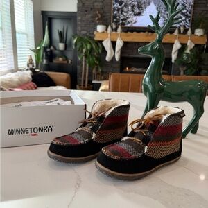 Minnetonka Kids' Moccasins in Black and Red
